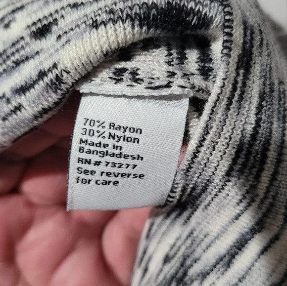 Nine West sleveless mock turtleneck top - Picture 4 of 5